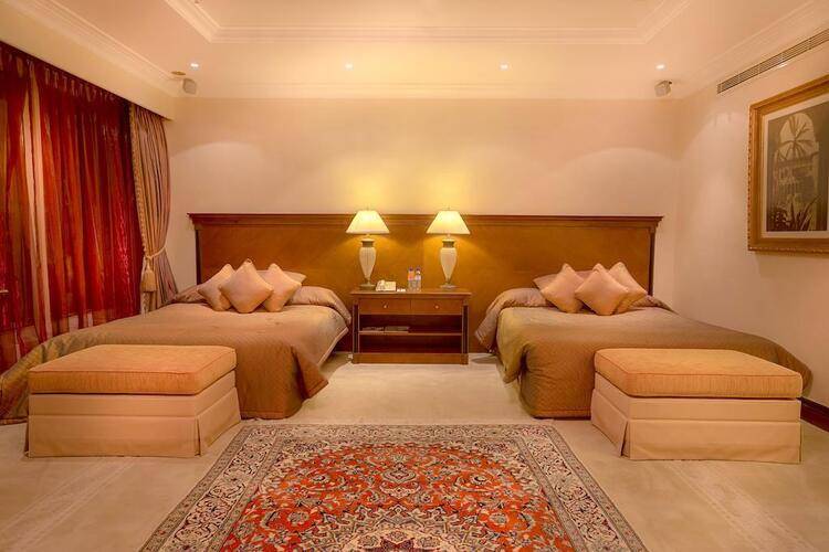 Corniche Hotel Abu Dhabi (Ex.Millennium Corniche Hotel Abu Dhabi)