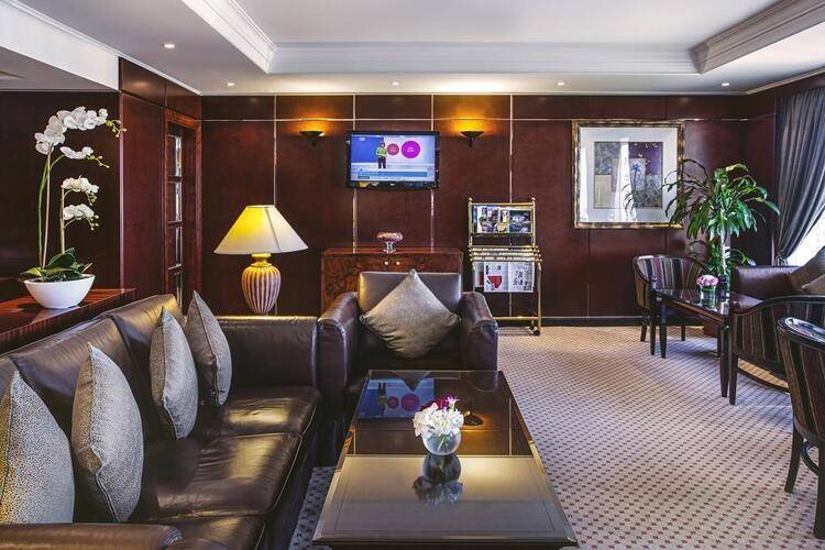 Corniche Hotel Abu Dhabi (Ex.Millennium Corniche Hotel Abu Dhabi)