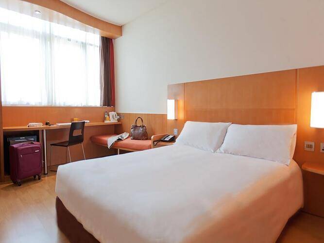 Ibis Abu Dhabi Gate Hotel