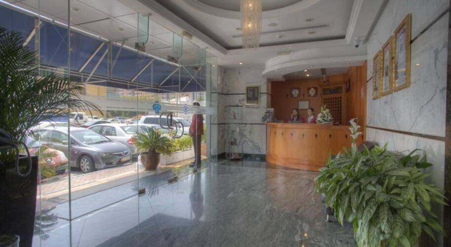 Al Diar Palm Suites Hotel