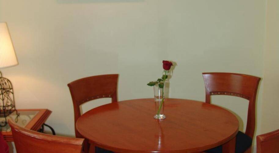 Al Diar Palm Suites Hotel