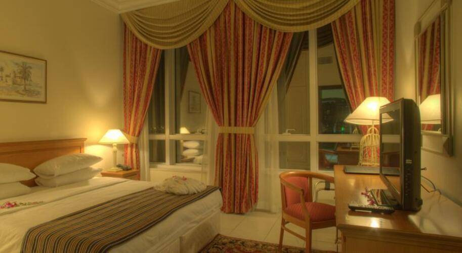Al Diar Palm Suites Hotel