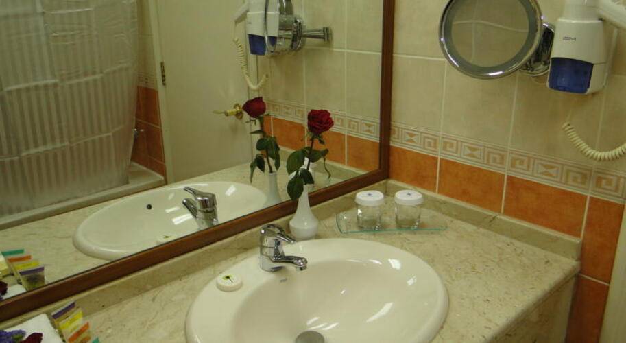 Al Diar Mina Hotel