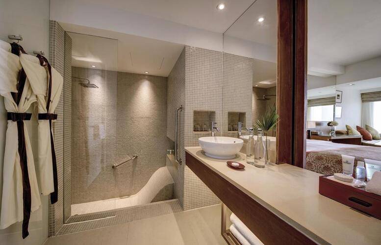 Saii Laguna Phuket (Ex. Outrigger Laguna Phuket Beach Resort)