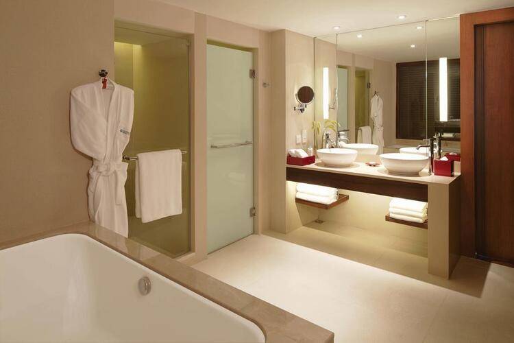 Saii Laguna Phuket (Ex. Outrigger Laguna Phuket Beach Resort)
