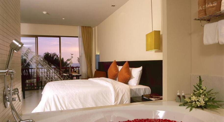 Apsara Beachfront Resort & Villa
