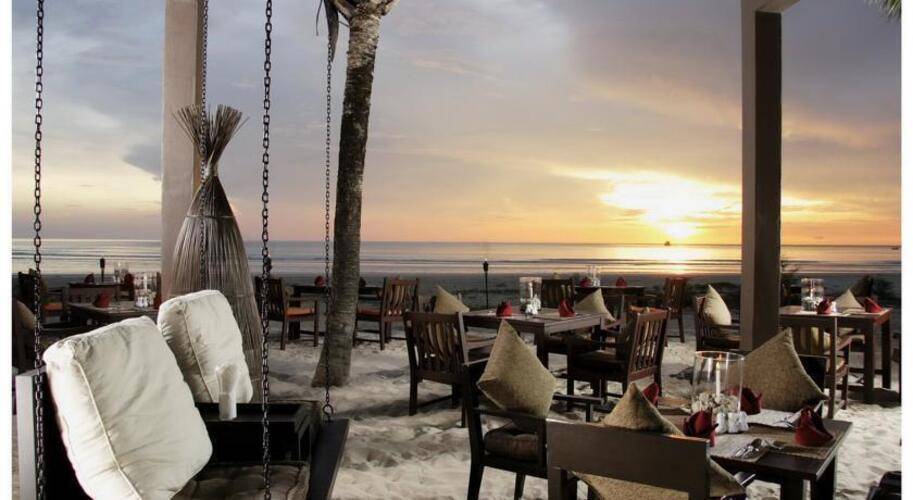 Apsara Beachfront Resort & Villa