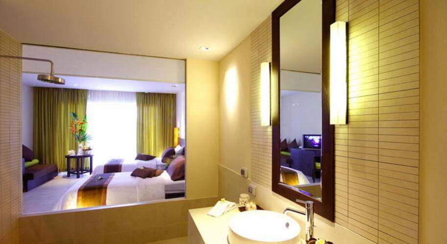 Apsara Beachfront Resort & Villa