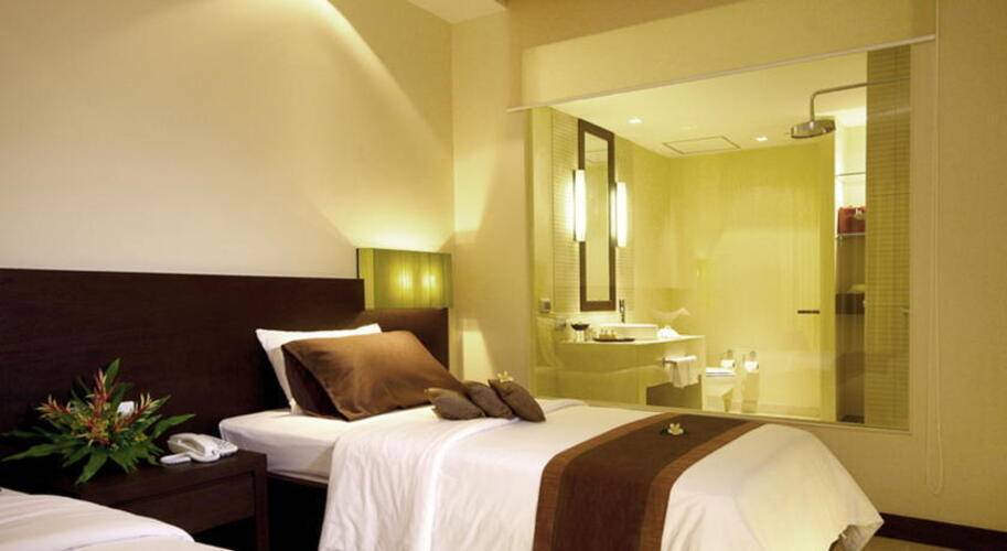 Apsara Beachfront Resort & Villa