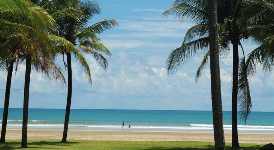 Apsara Beachfront Resort & Villa