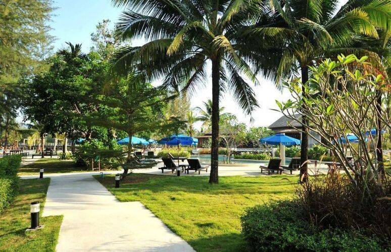 Apsara Beachfront Resort & Villa