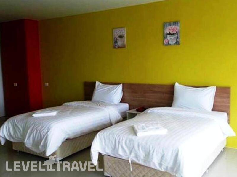 Фотография R Con Wong Amat Suite