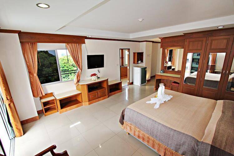 Lek Villa