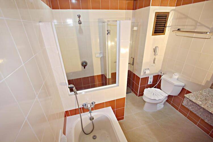 Lek Villa