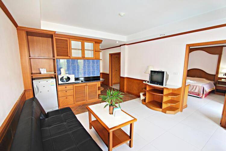 Lek Villa