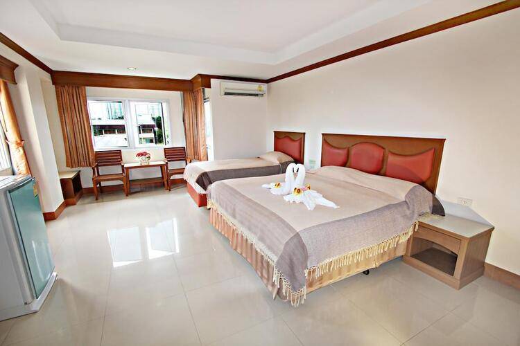 Lek Villa