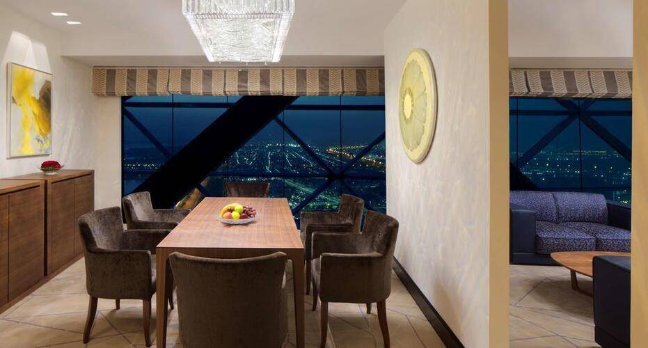 Andaz Capital Gate Abu Dhabi (Ex. Hyatt Capital Gate Hotel)