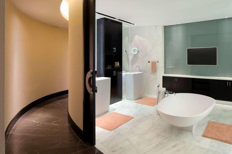Andaz Capital Gate Abu Dhabi (Ex. Hyatt Capital Gate Hotel)