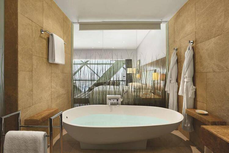 Andaz Capital Gate Abu Dhabi (Ex. Hyatt Capital Gate Hotel)