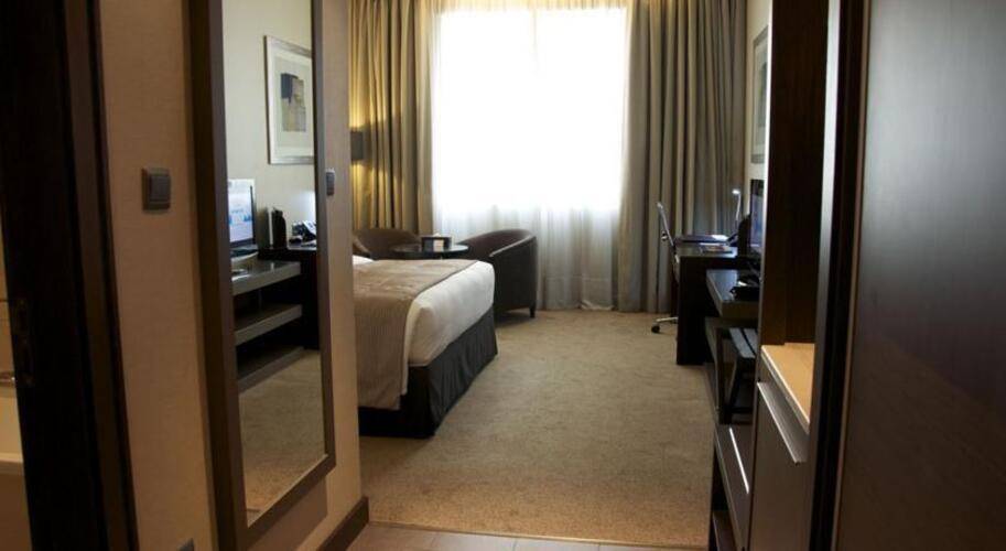 Ramada Downtown Abu Dhabi (Ex.Cristal Salam Hotel)