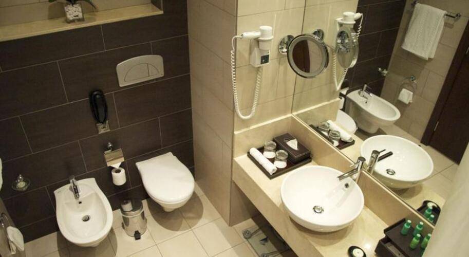 Ramada Downtown Abu Dhabi (Ex.Cristal Salam Hotel)