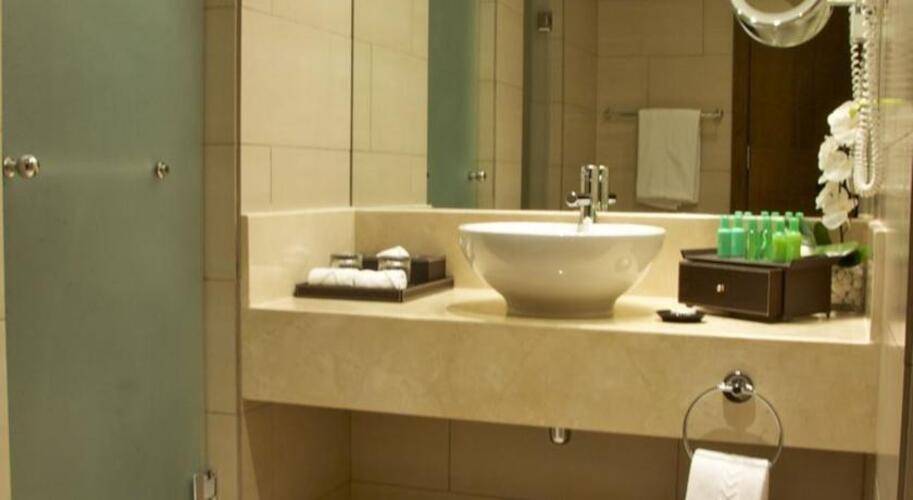 Ramada Downtown Abu Dhabi (Ex.Cristal Salam Hotel)