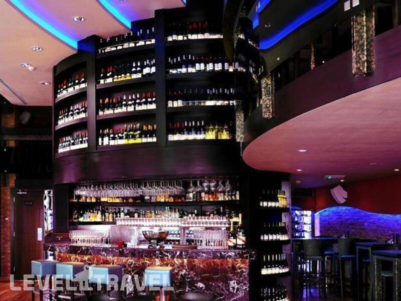 Фотография Ramada Downtown Abu Dhabi (Ex.Cristal Salam Hotel)