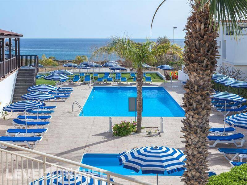 Фотография Iris Beach Hotel