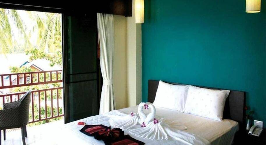Lanta Pura Beach Resort