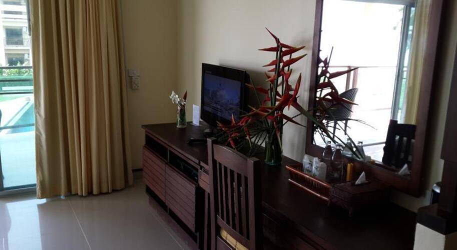 Lanta Pura Beach Resort