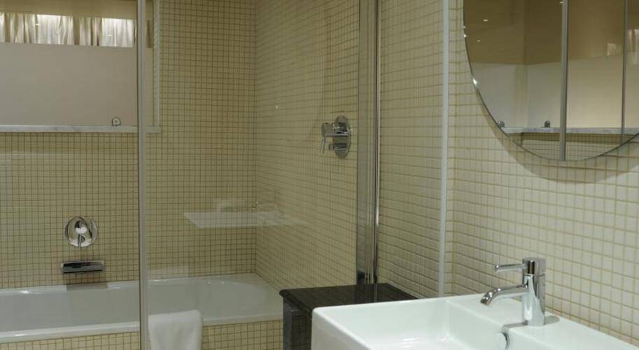 E Hotel Spa & Resort