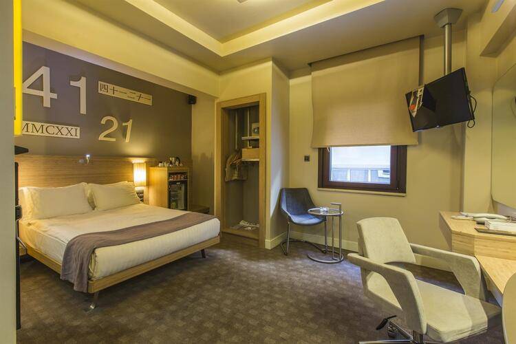 The Peak Hotel