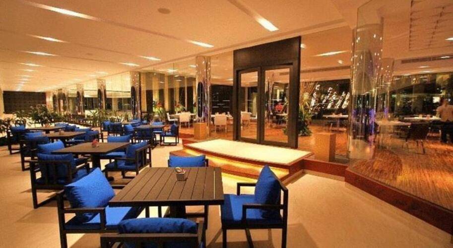 Ramada Plaza Menam Riverside