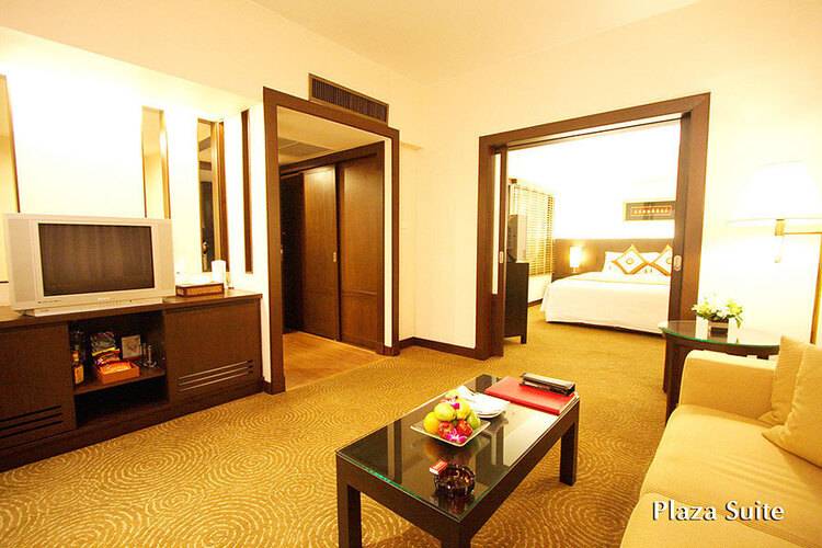 Ramada Plaza Menam Riverside