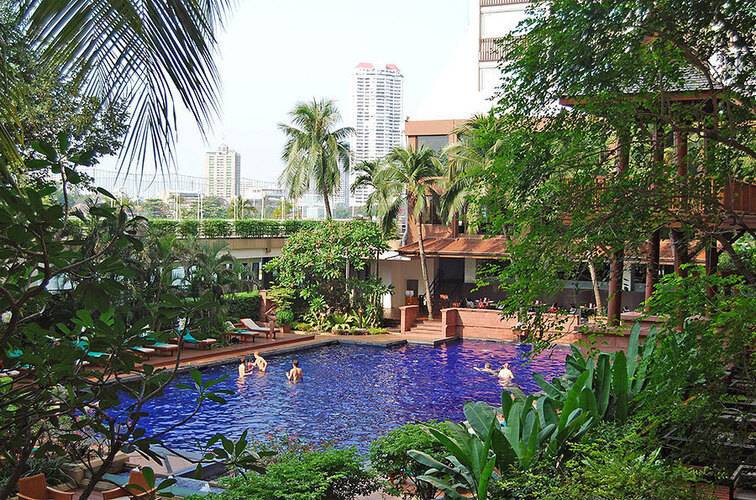 Ramada Plaza Menam Riverside