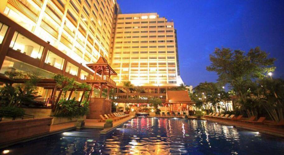Ramada Plaza Menam Riverside