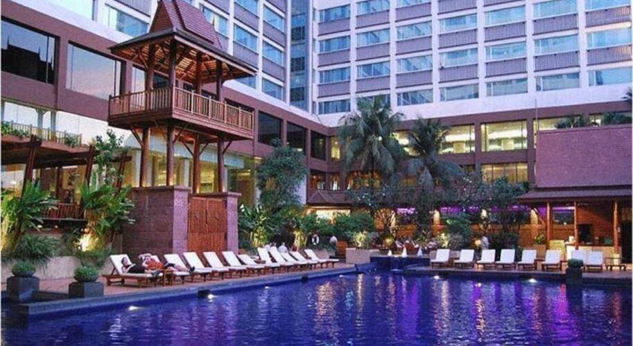 Ramada Plaza Menam Riverside