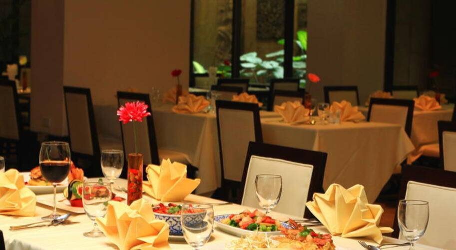 Pinnacle Lumpinee Park Hotel