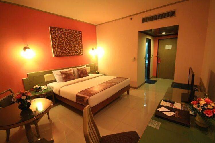 Pinnacle Lumpinee Park Hotel