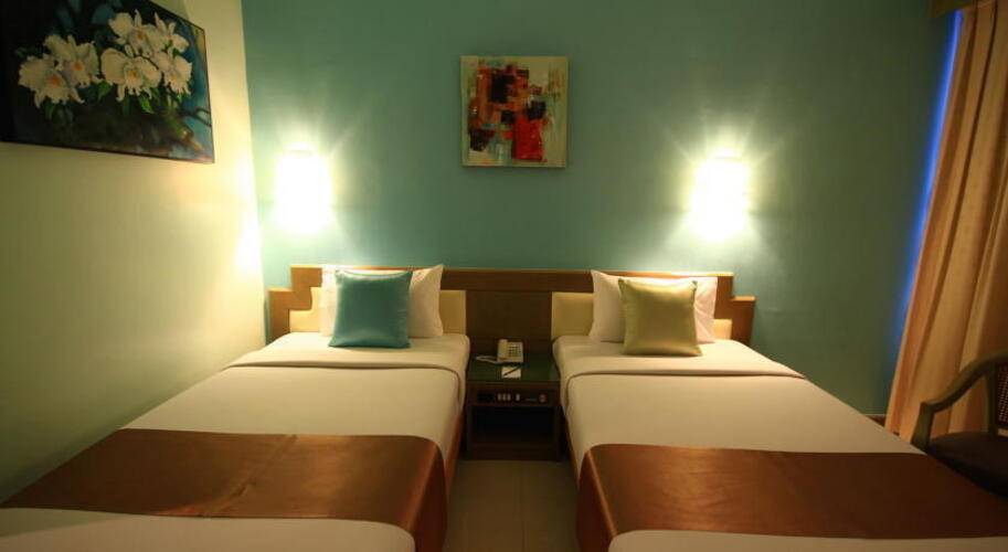 Pinnacle Lumpinee Park Hotel