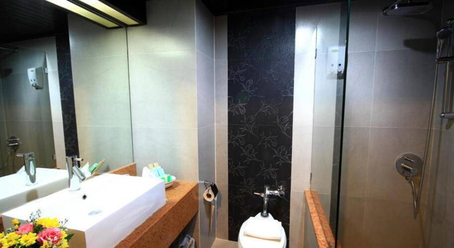 Pinnacle Lumpinee Park Hotel