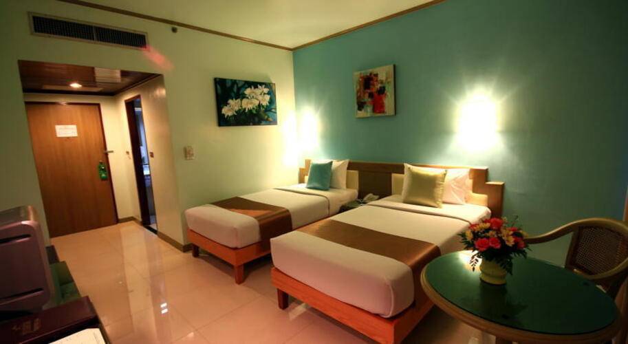 Pinnacle Lumpinee Park Hotel