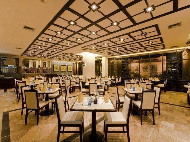 Pinnacle Lumpinee Park Hotel