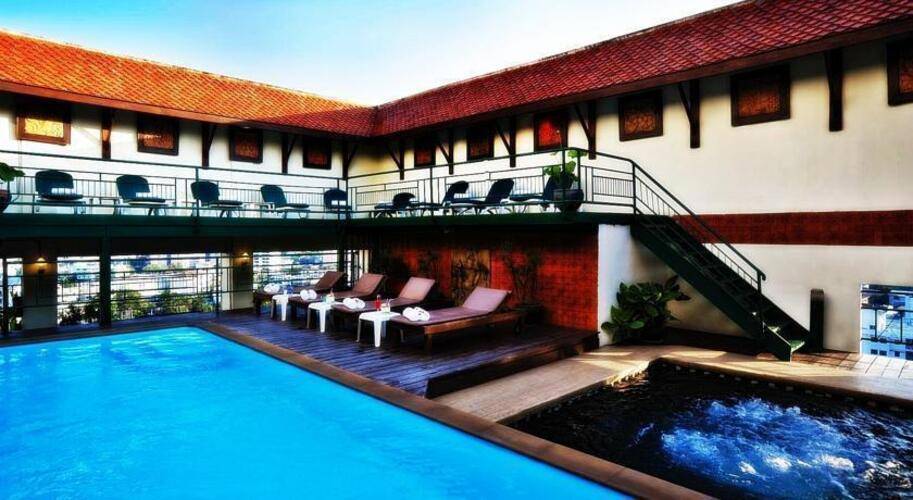 Pinnacle Lumpinee Park Hotel