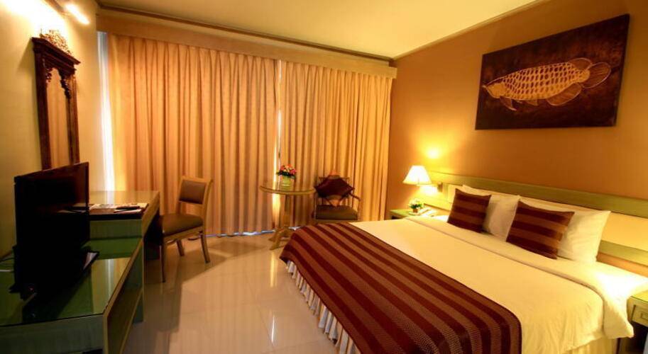 Pinnacle Lumpinee Park Hotel