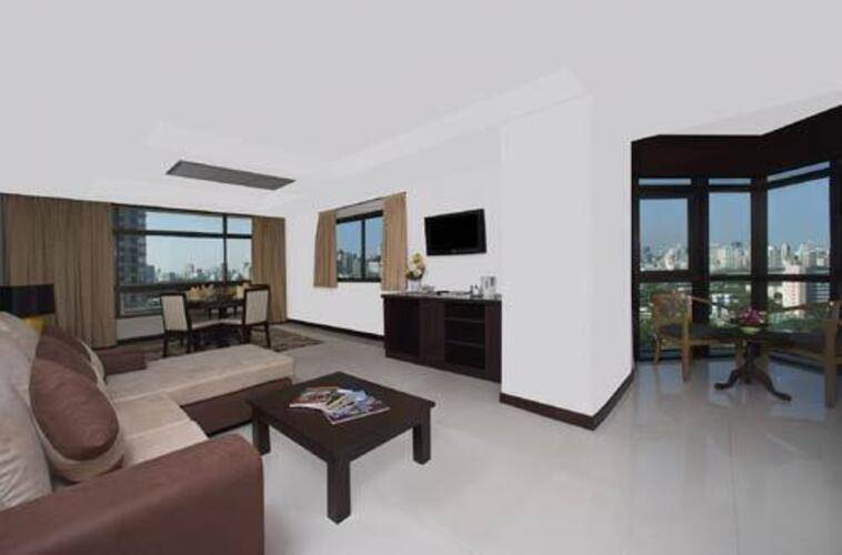Pinnacle Lumpinee Park Hotel