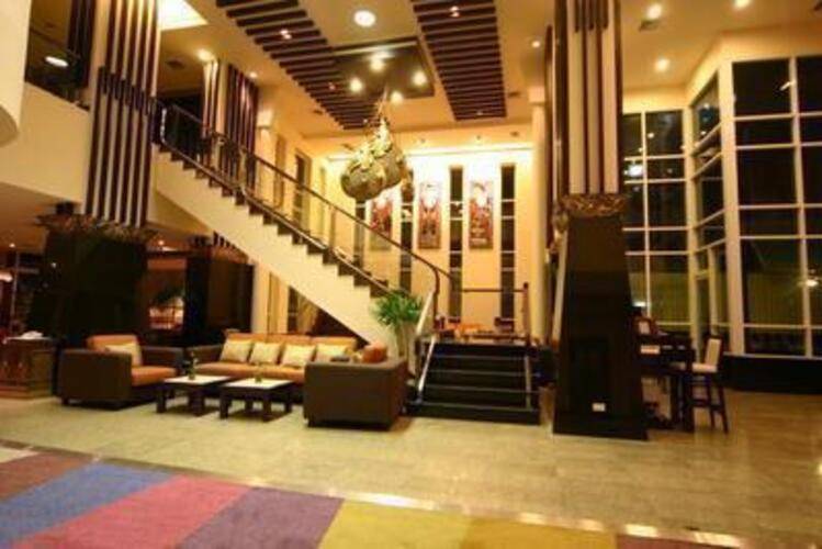 Pinnacle Lumpinee Park Hotel