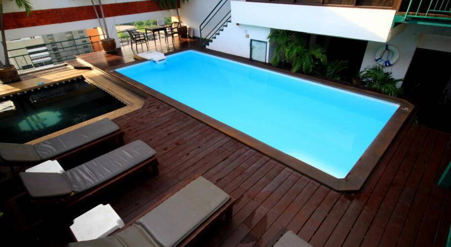 Pinnacle Lumpinee Park Hotel