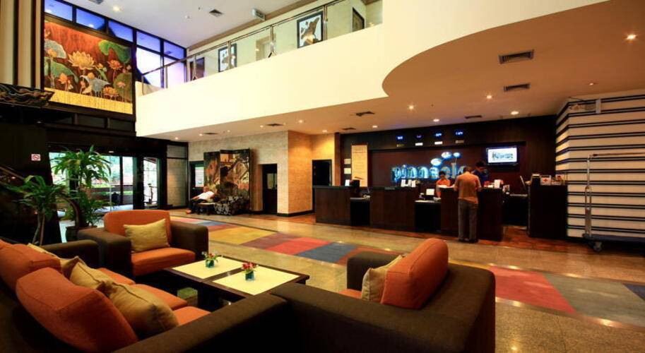 Pinnacle Lumpinee Park Hotel