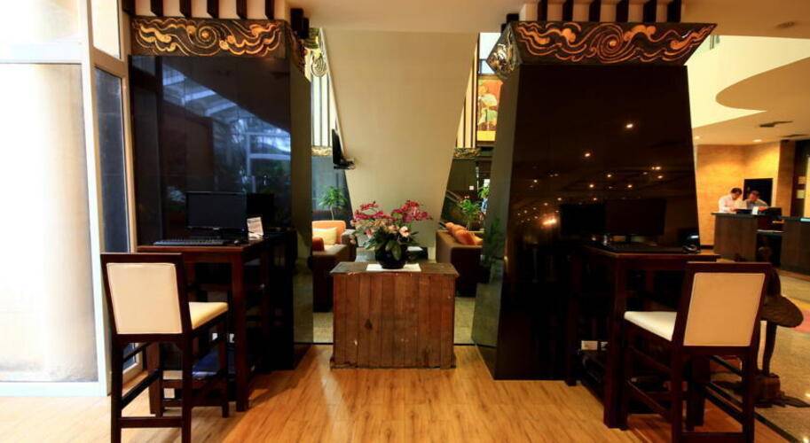 Pinnacle Lumpinee Park Hotel
